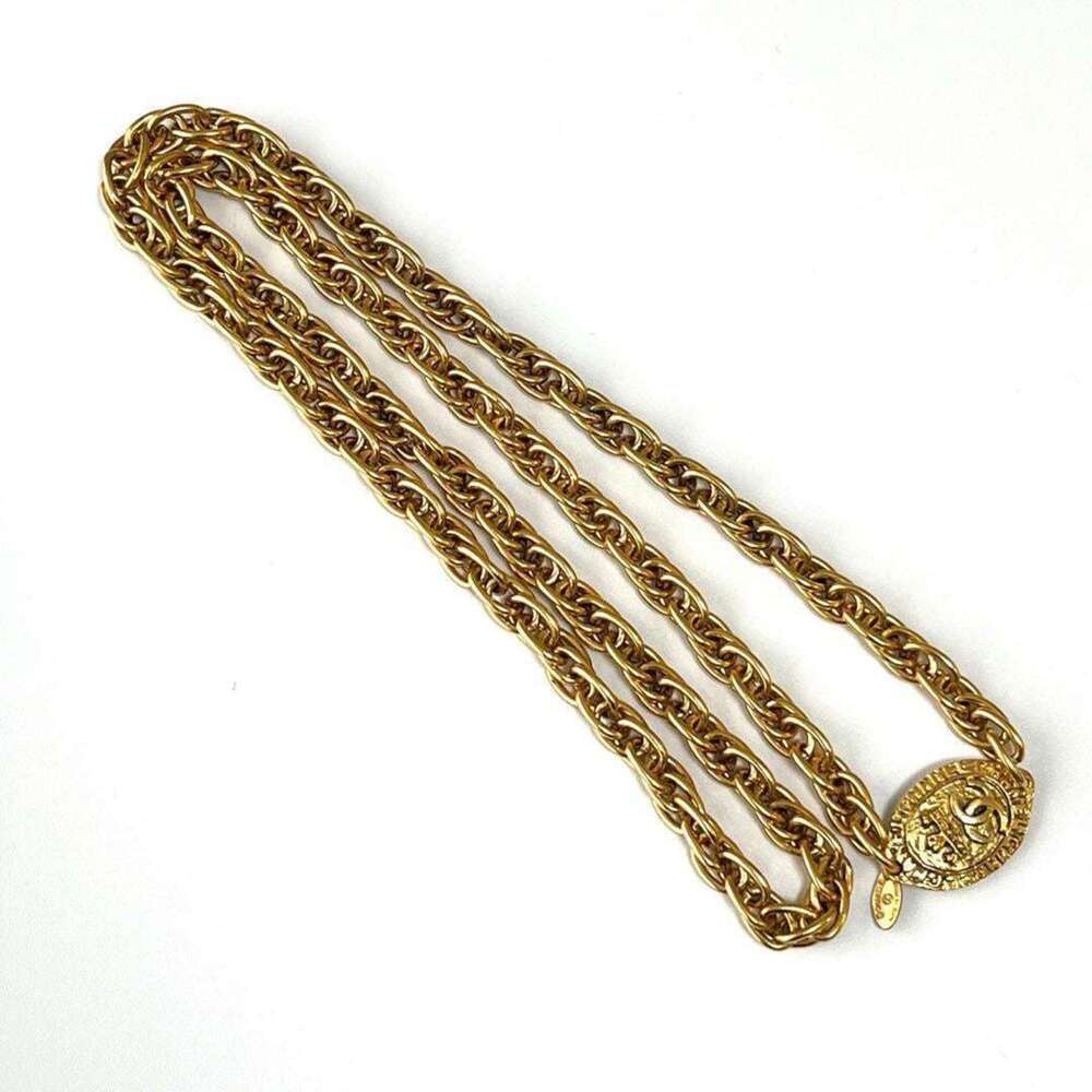 CHANEL Authentic Necklace